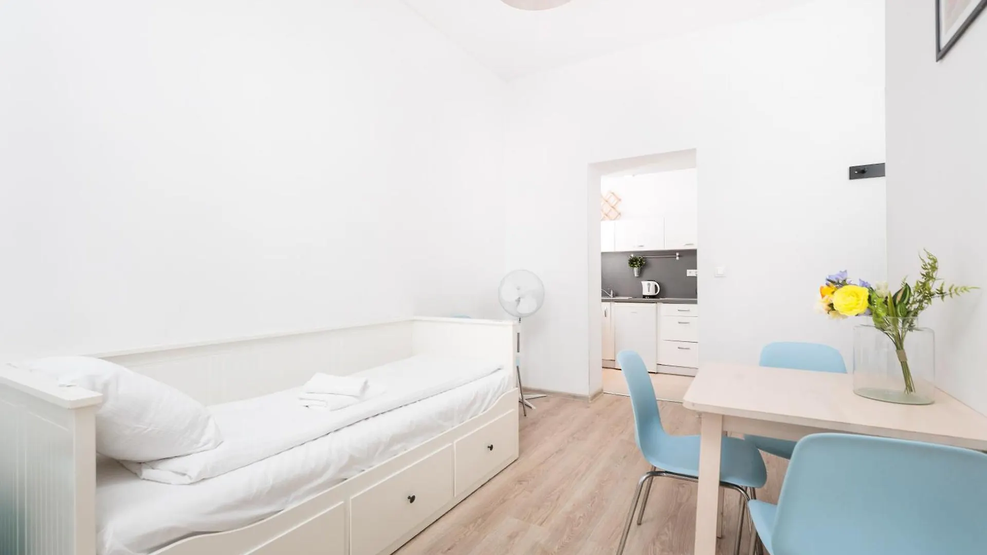 Apartment Charming Studio With Separate Kitchen - Krakow, Kazimierz - By Upstairs